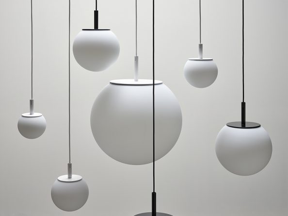 Minimalistisch und funktional die Brokis Sfera Leuchte